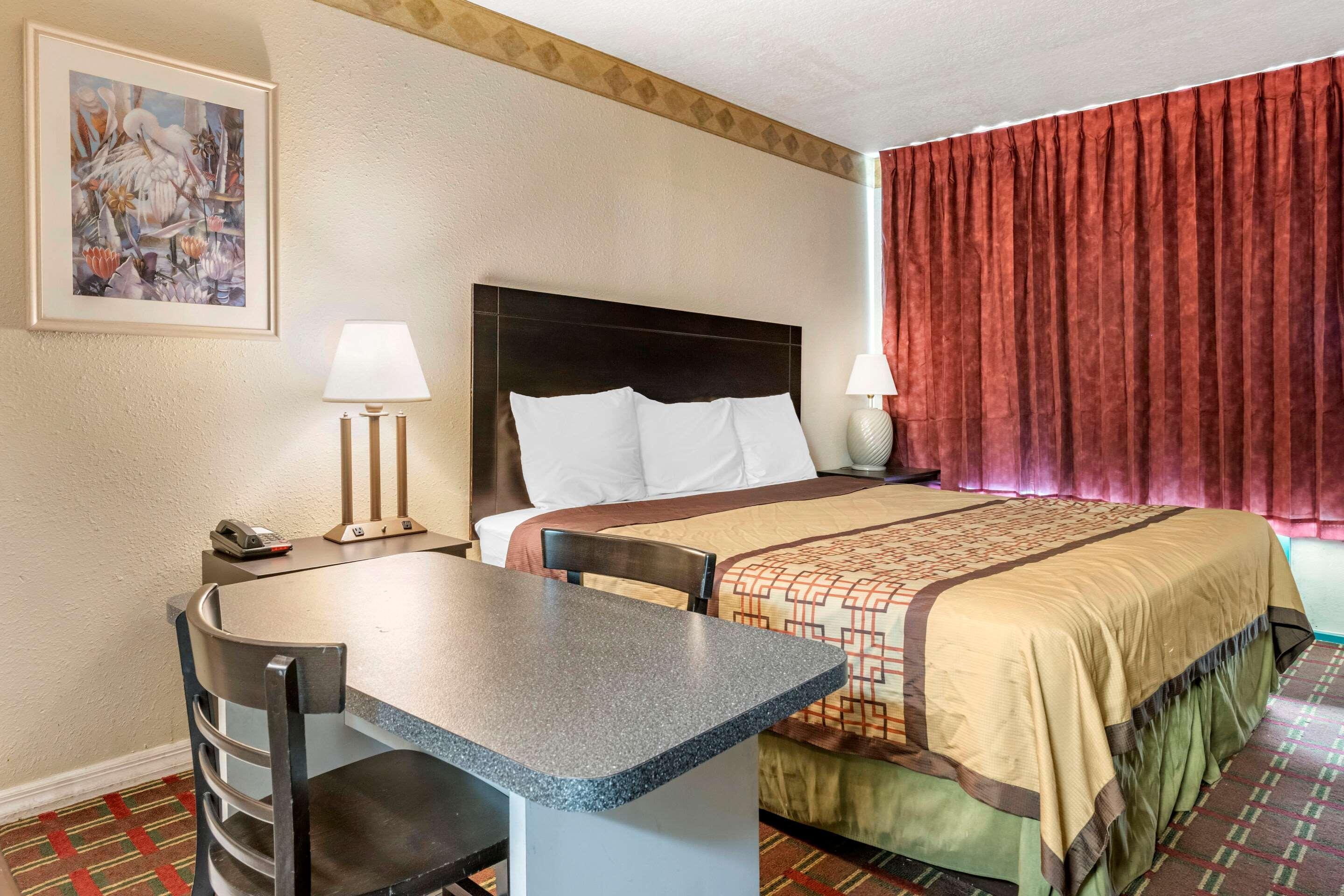 Rodeway Inn New Port Richey Exteriör bild