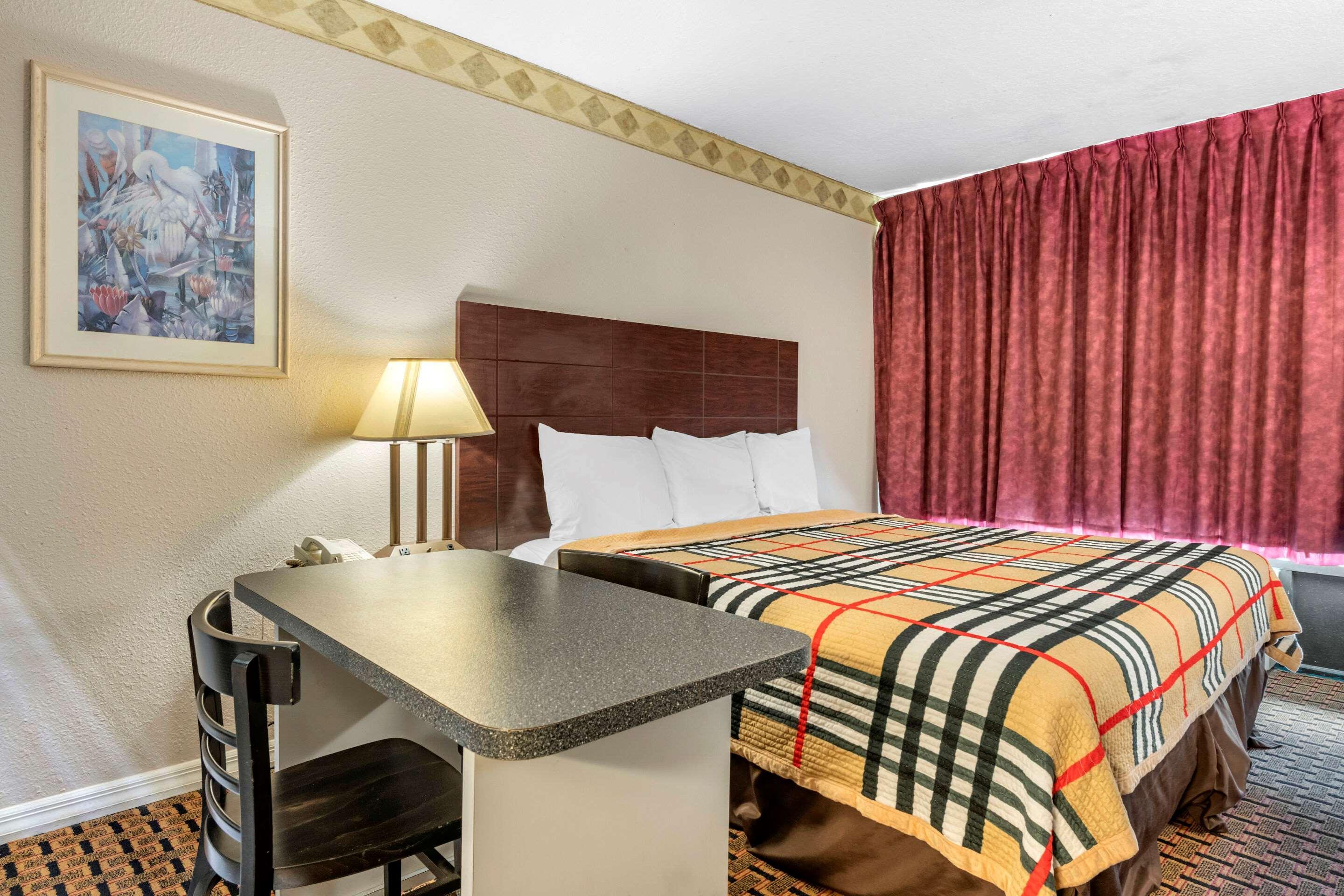 Rodeway Inn New Port Richey Exteriör bild