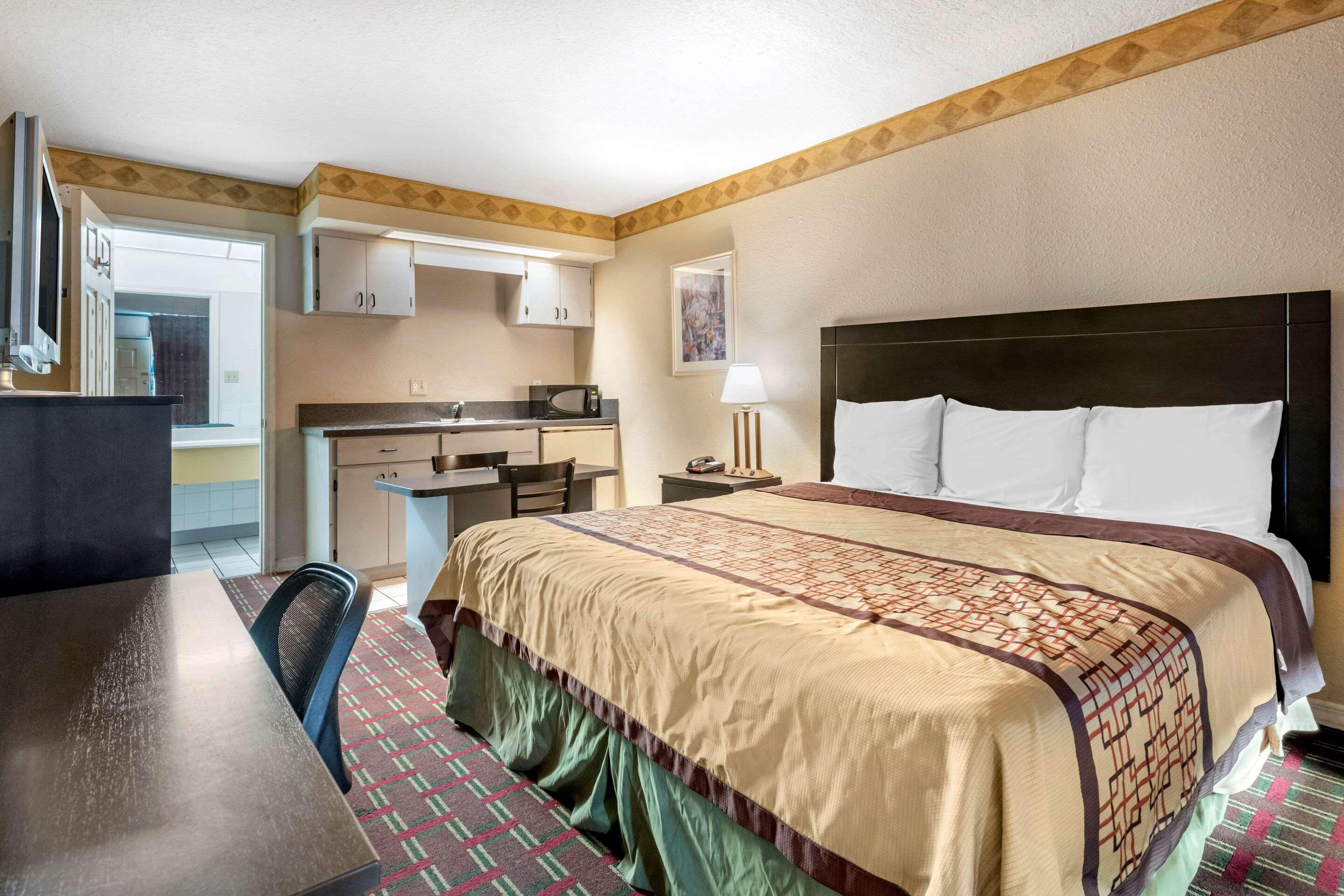 Rodeway Inn New Port Richey Exteriör bild