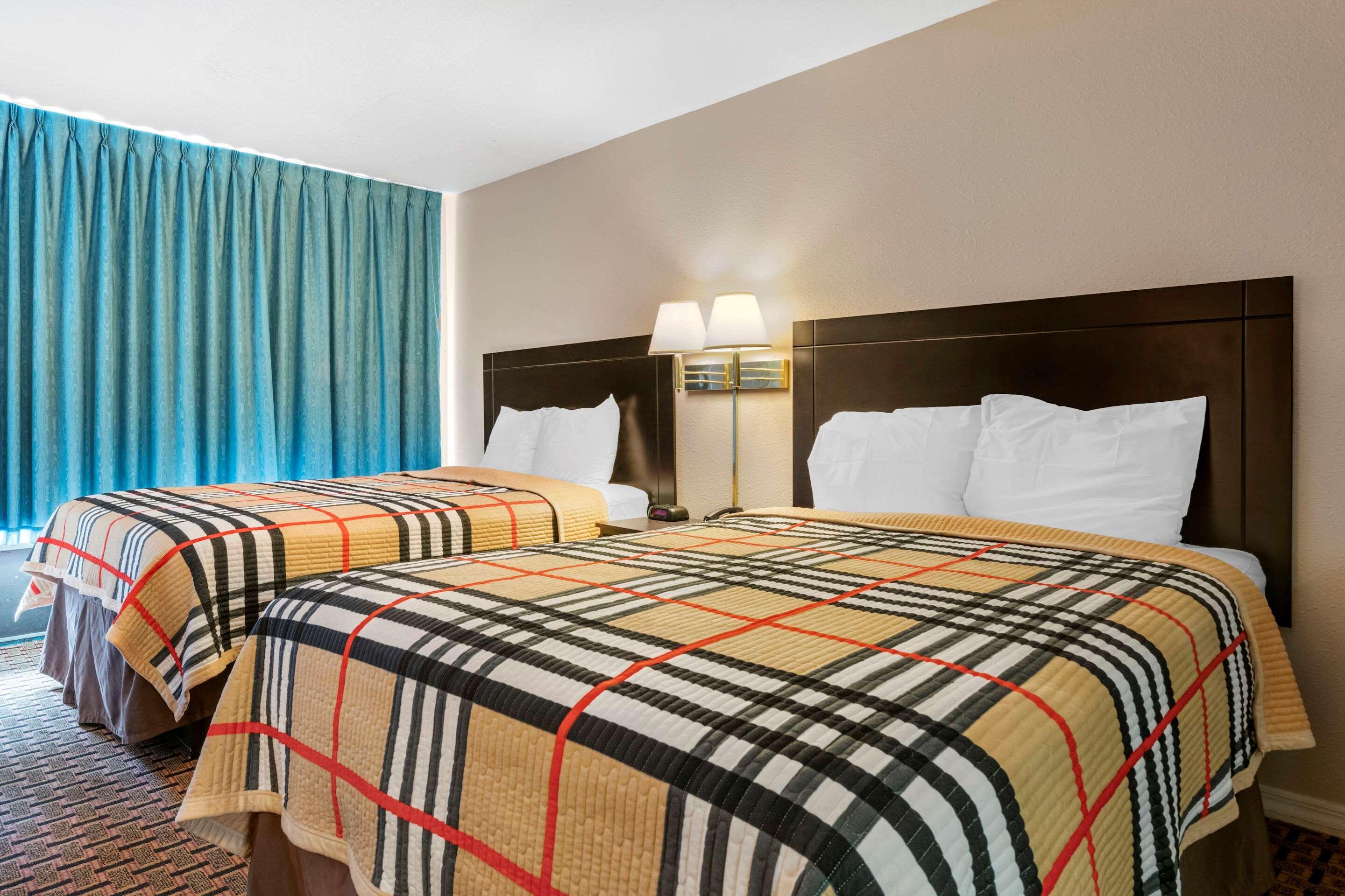 Rodeway Inn New Port Richey Exteriör bild