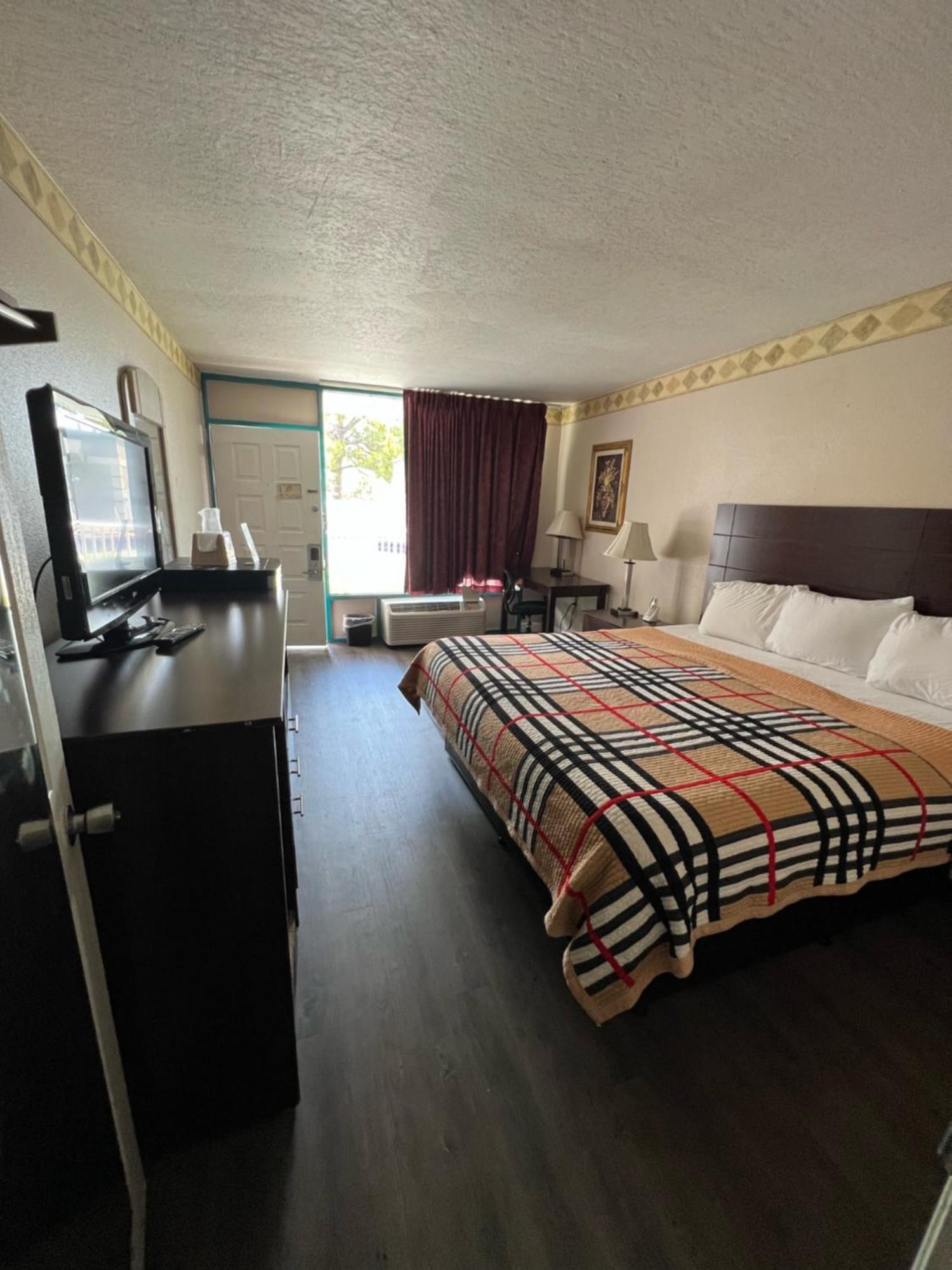Rodeway Inn New Port Richey Exteriör bild
