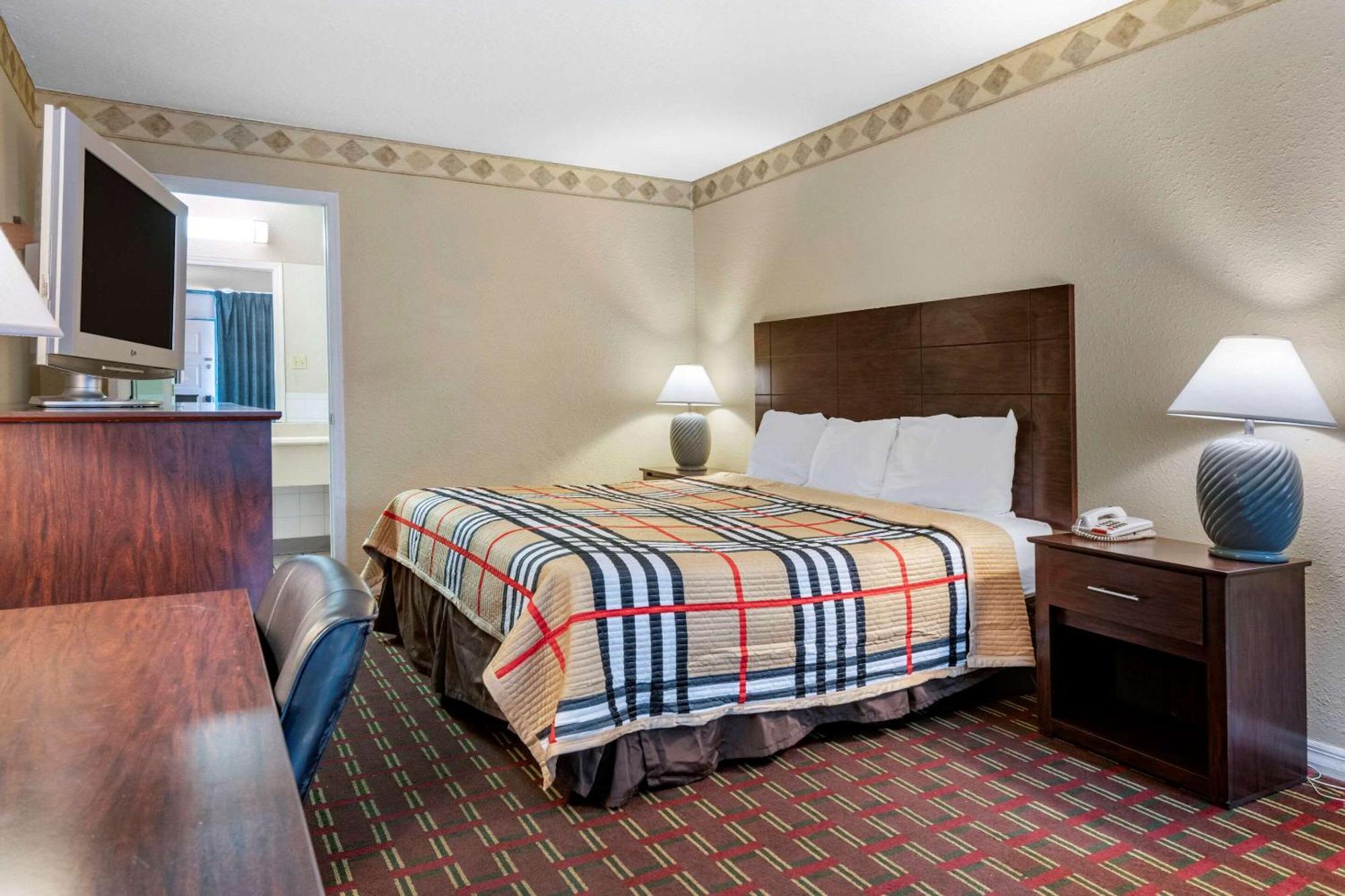 Rodeway Inn New Port Richey Exteriör bild