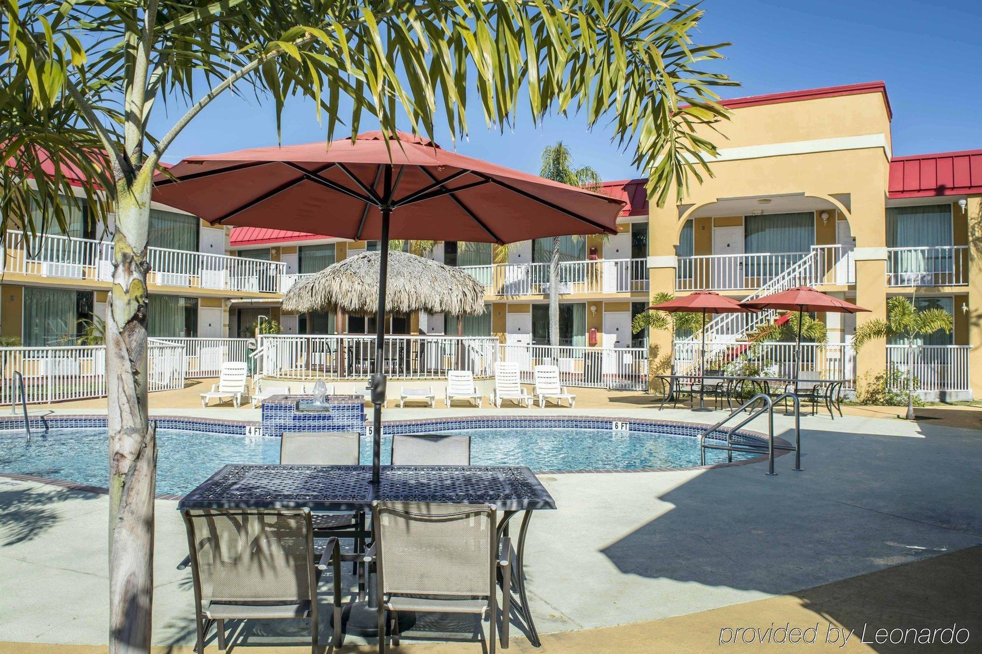 Rodeway Inn New Port Richey Exteriör bild