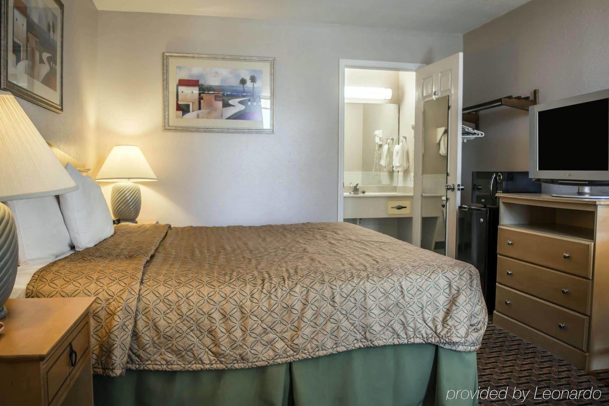 Rodeway Inn New Port Richey Exteriör bild